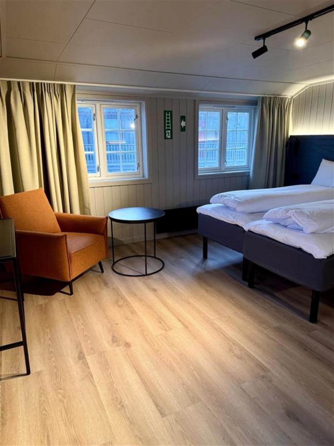 Gronnbuene Rorbu Hotel Анденес Екстер'єр фото